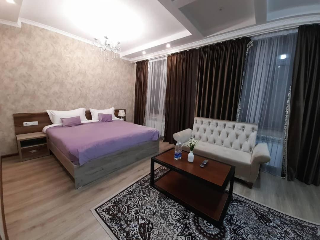 Отель Nomad Bishkek Halal Экстерьер фото