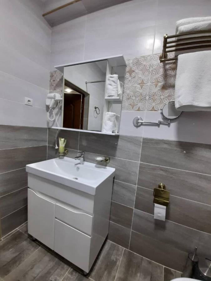Отель Nomad Bishkek Halal Экстерьер фото